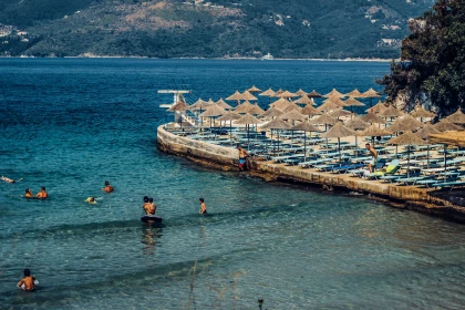 BILETE DE AVION! OFERTE! Albania, Bucureștiul - Tirana - Bucureștiul 29.07.2026-05.08.2026 115 &euro;