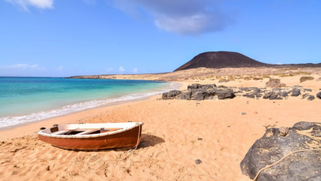 AIR TICKETS PROMOTION! Spain, Katowice - Lanzarote - Katowice 18.10.2025-25.10.2025 353 €