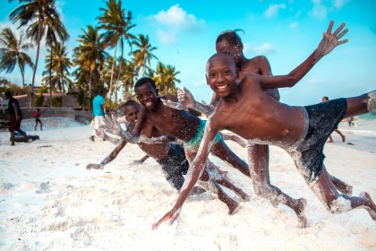 BILETE DE AVION! OFERTE! Kenya, Bucureștiul - Mombasa - Bucureștiul 03.01.2027-11.01.2027 1580 &euro;