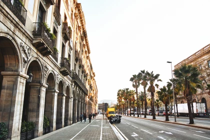 BILETE DE AVION! OFERTE! Spania, Bucureștiul - Barcelona - Bucureștiul 25.09.2026-02.10.2026 371 &euro;